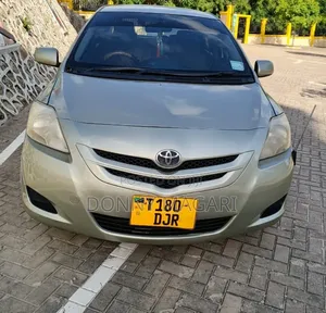 Toyota Belta 2006 Silver
