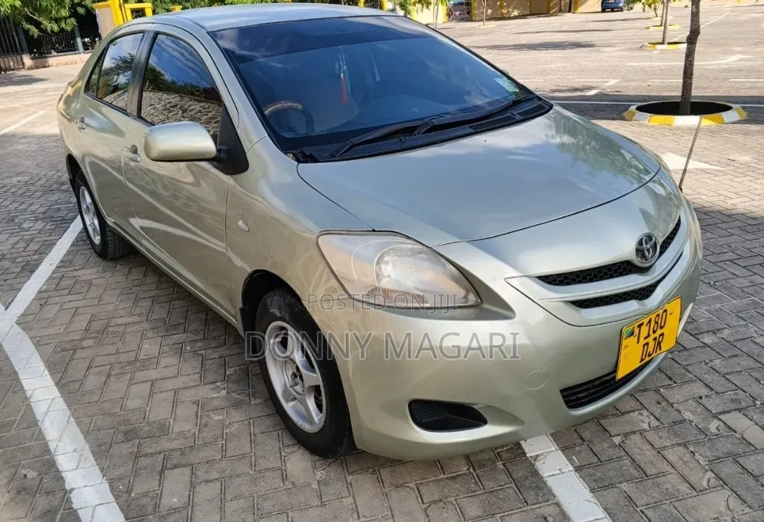 Toyota Belta 2006 Silver