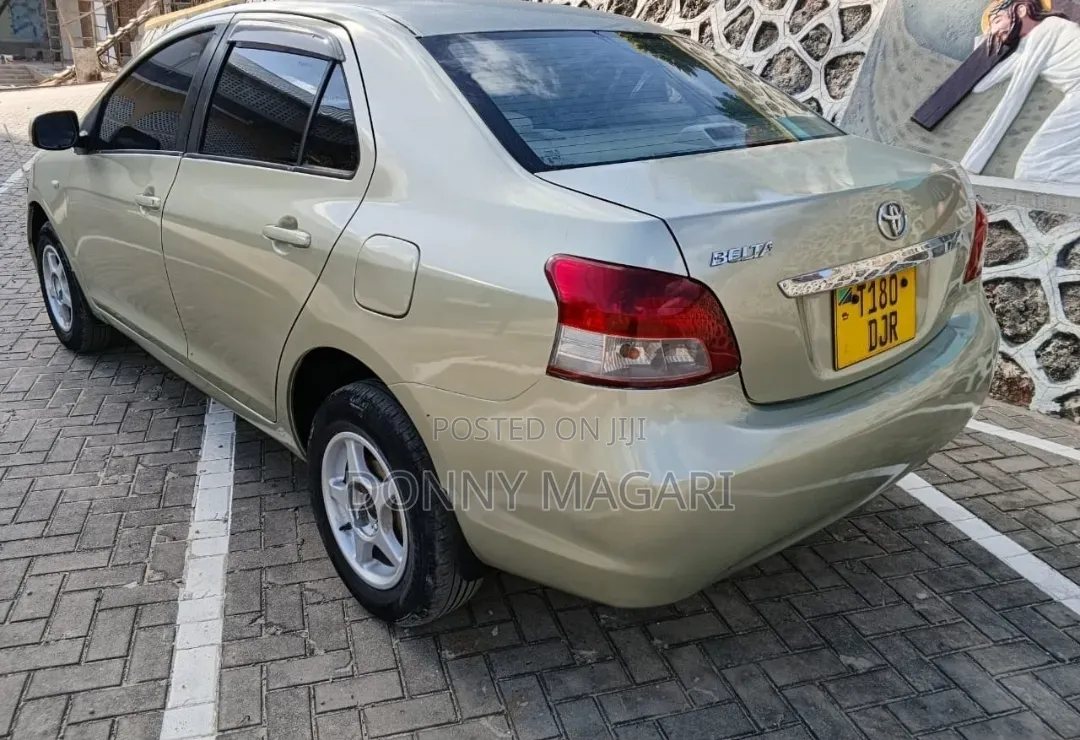 Toyota Belta 2006 Silver