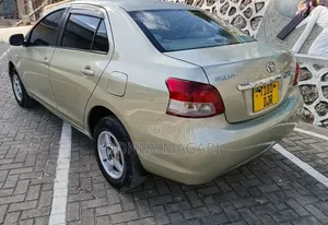 Toyota Belta 2006 Silver