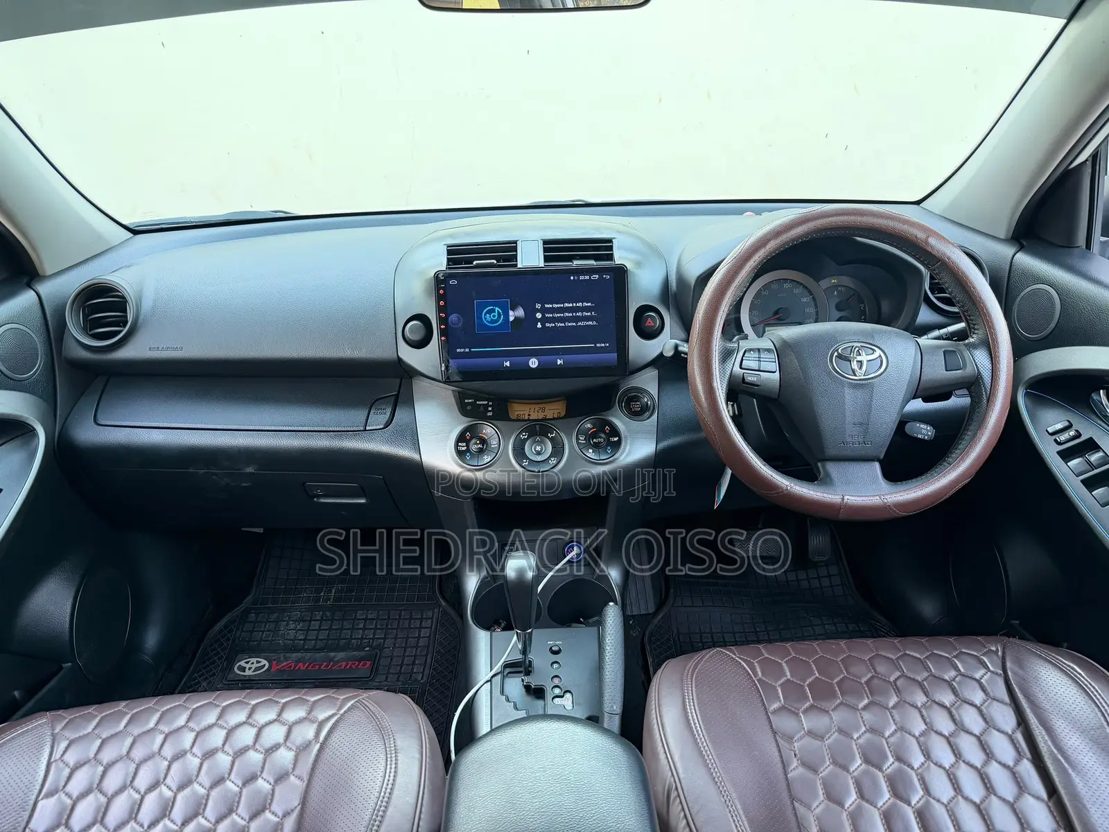 Toyota Vanguard 2011 White