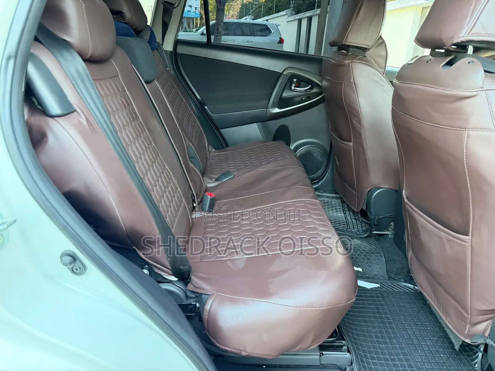 Toyota Vanguard 2011 White