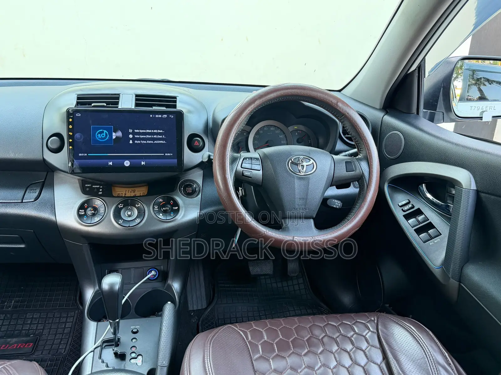 Toyota Vanguard 2011 White