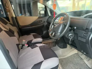 Toyota Ractis 2006 White