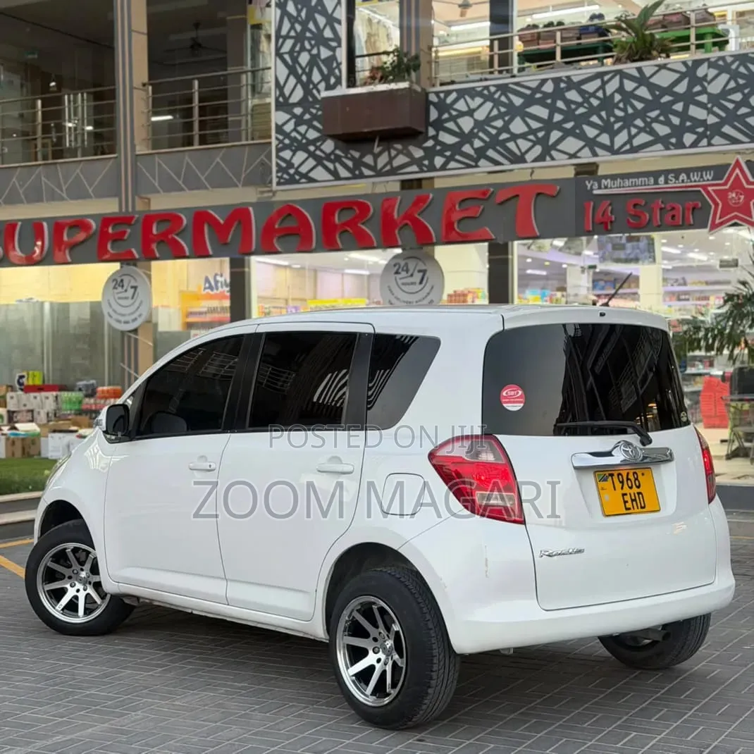 Toyota Ractis 2006 White
