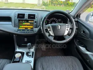 Toyota Crown 2011 Silver