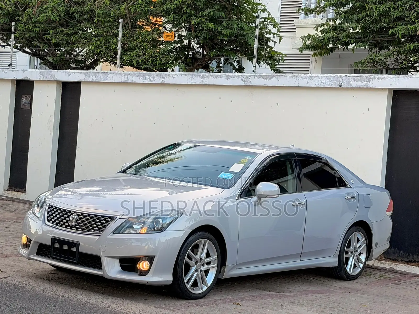 Toyota Crown 2011 Silver