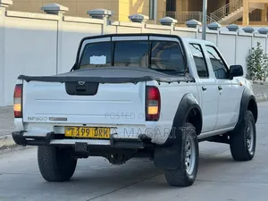 Nissan Hardbody 2019 White