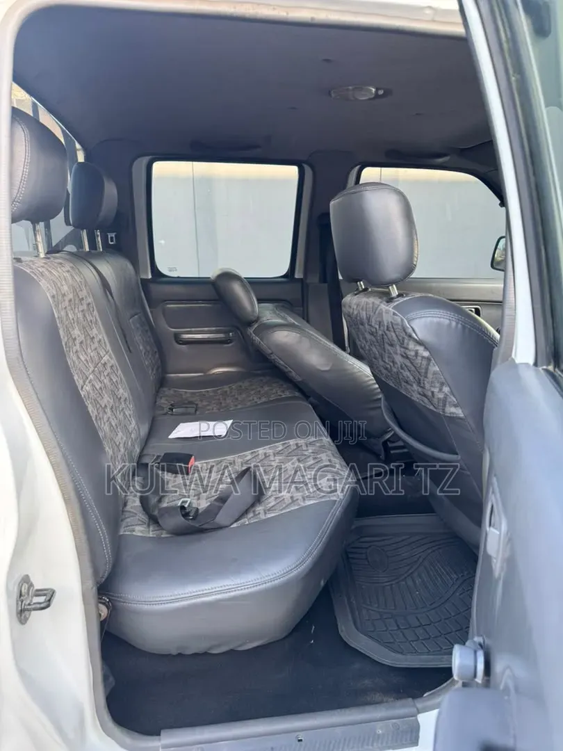 Nissan Hardbody 2019 White