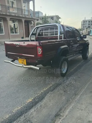 Toyota Hilux 2004 Brown