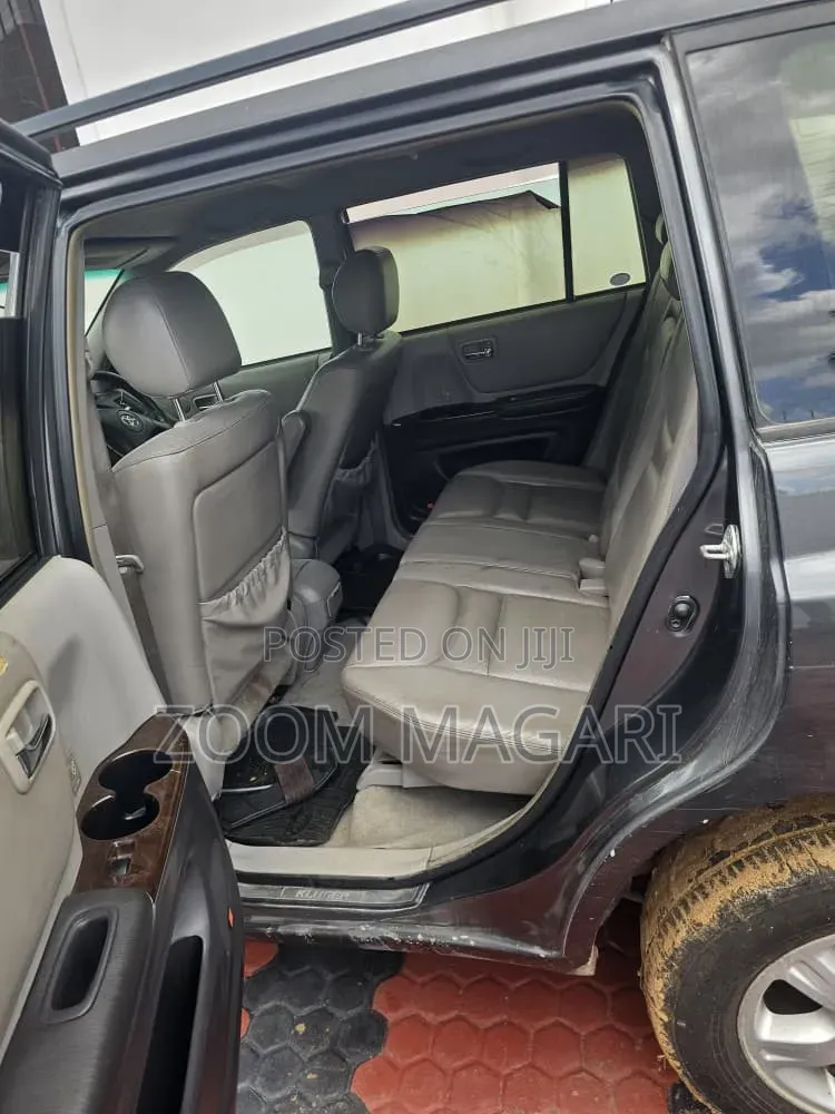 Toyota Kluger 2001 Black