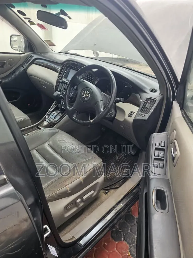 Toyota Kluger 2001 Black