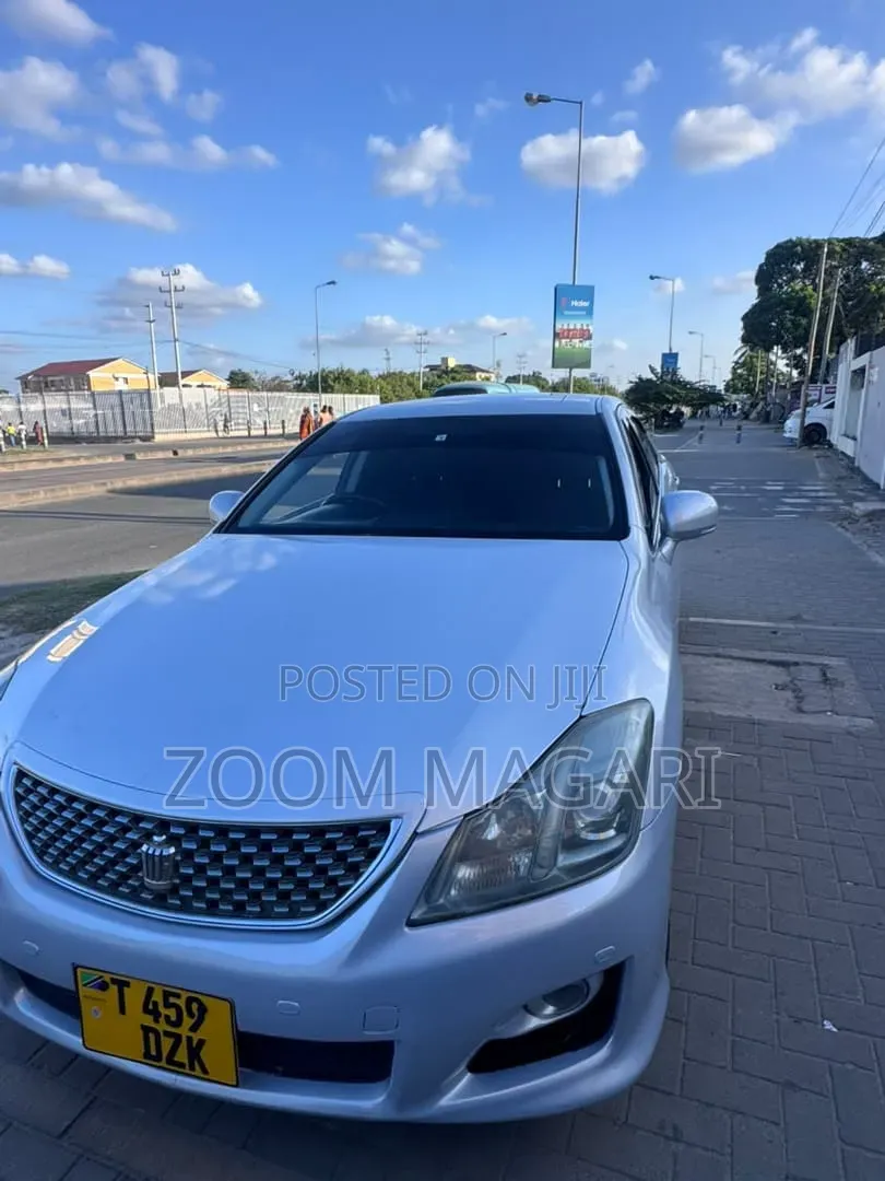 Toyota Crown 2004 Silver