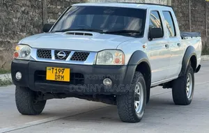 Nissan Hardbody 2019 White