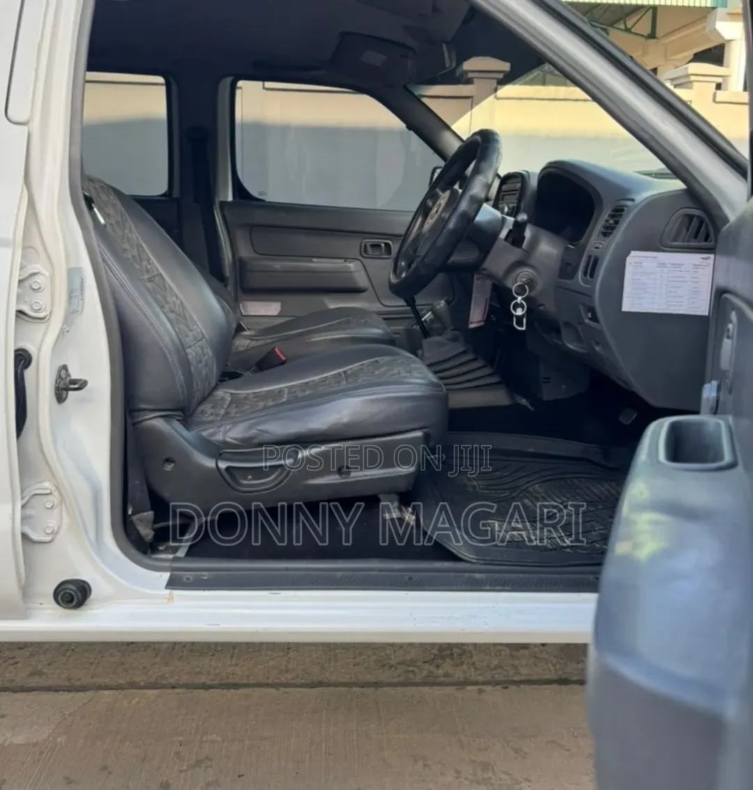 Nissan Hardbody 2019 White