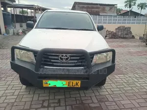 Toyota Hilux 2011 White