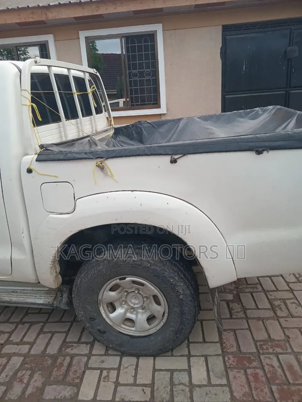 Toyota Hilux 2011 White