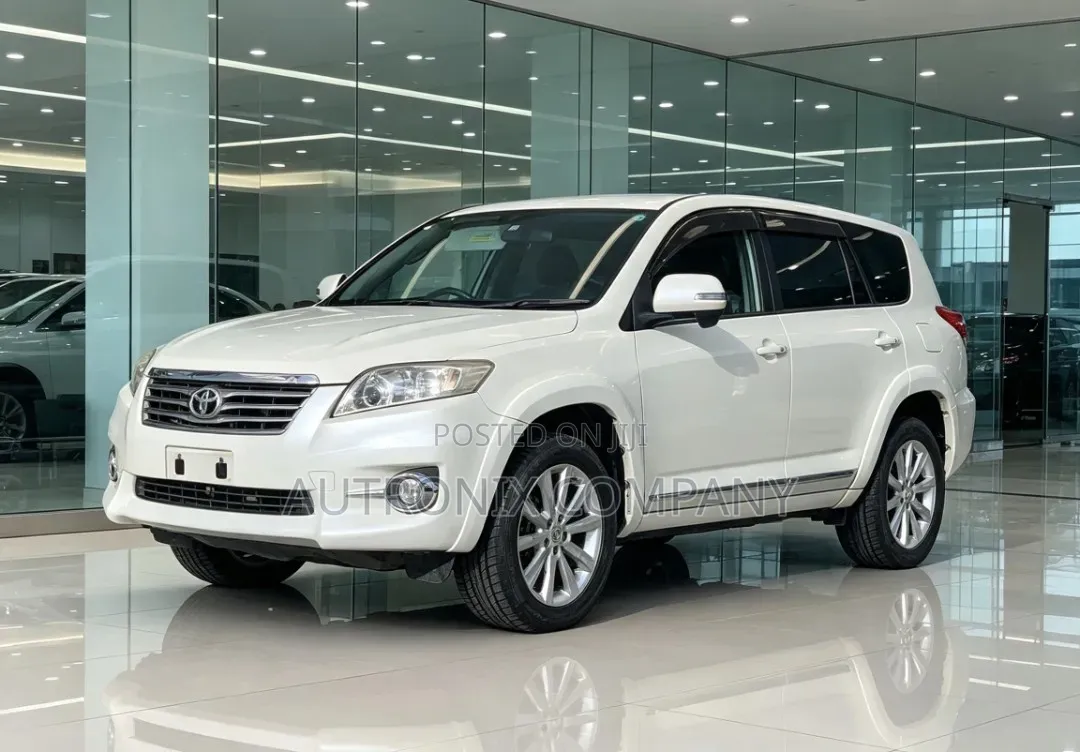 Toyota Vanguard 2011 Off white