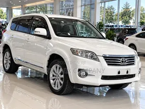 Toyota Vanguard 2011 Off white