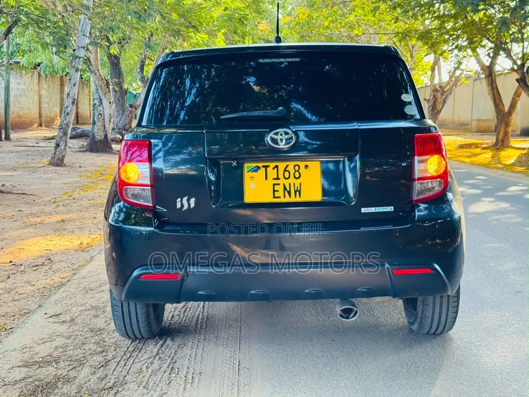 Toyota IST 2009 Black