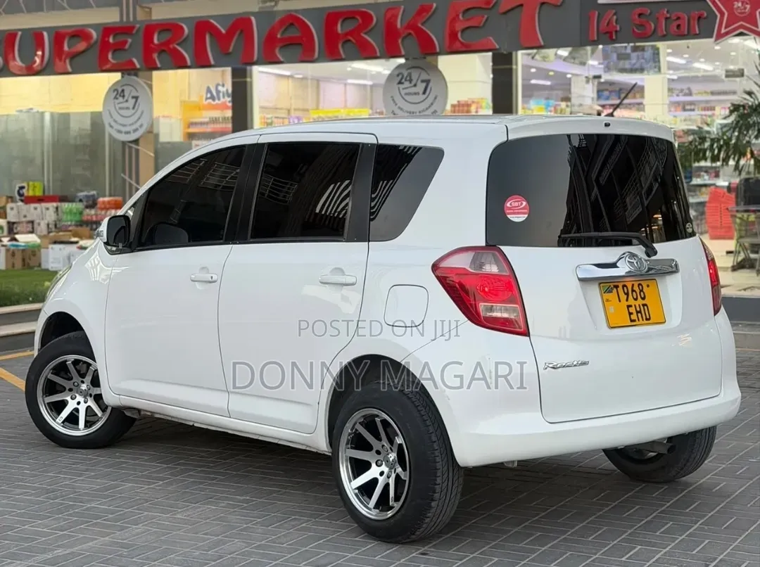 Toyota Ractis 2009 White