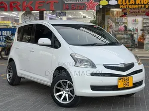 Toyota Ractis 2009 White