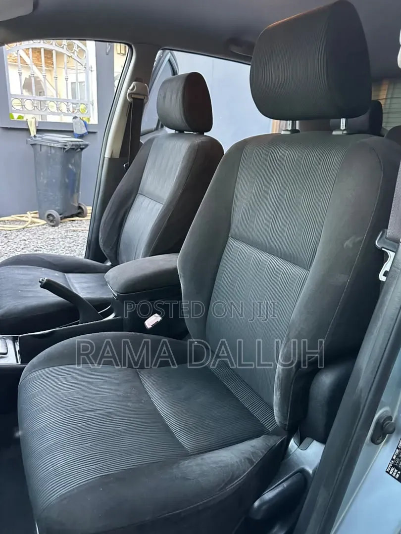 Toyota Corolla RunX 2004 Blue