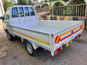 Toyota TownAce 2002 White