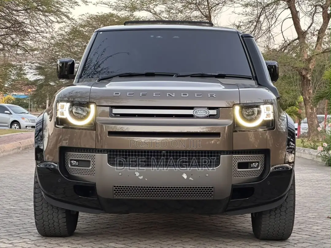 Land Rover Defender 2025