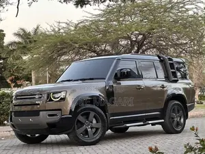 Land Rover Defender 2025