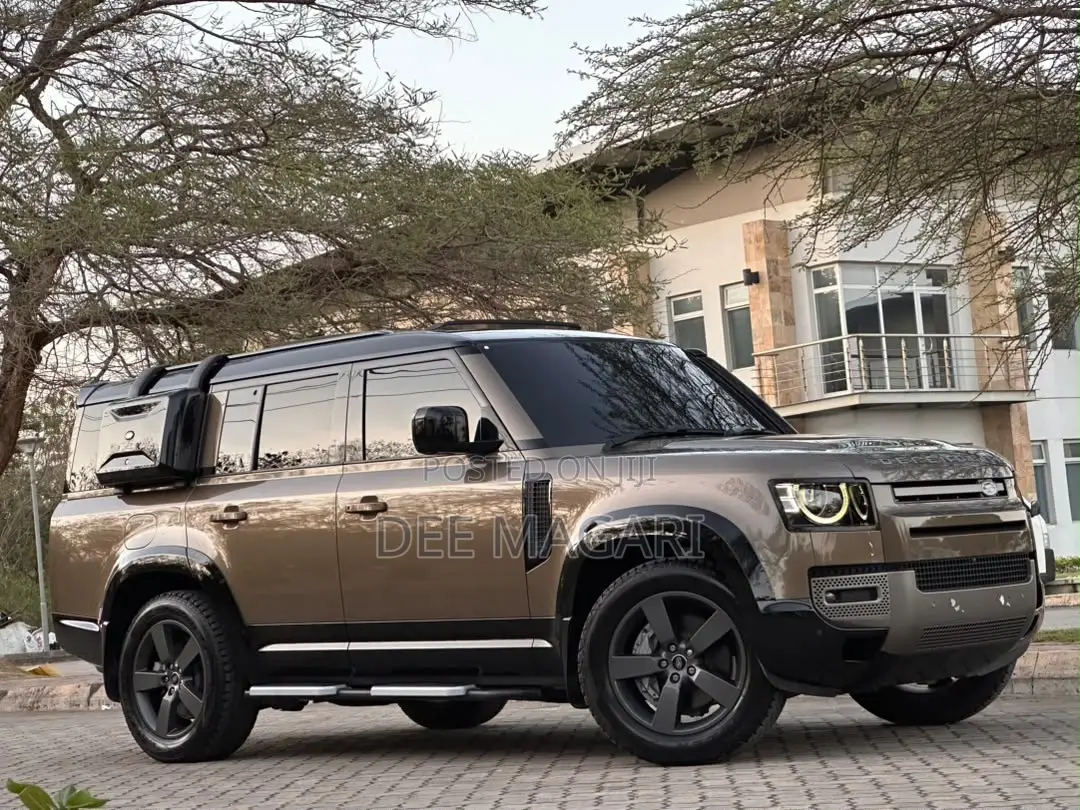 Land Rover Defender 2025