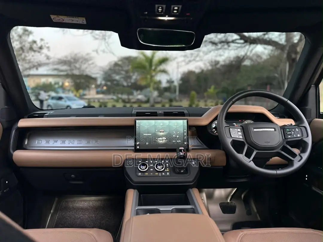 Land Rover Defender 2025