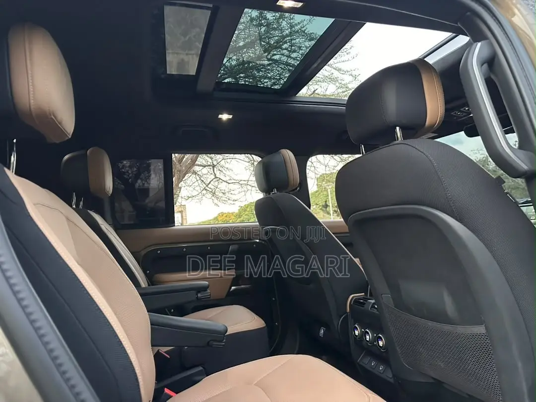 Land Rover Defender 2025