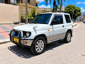 Mitsubishi Pajero 2005 White