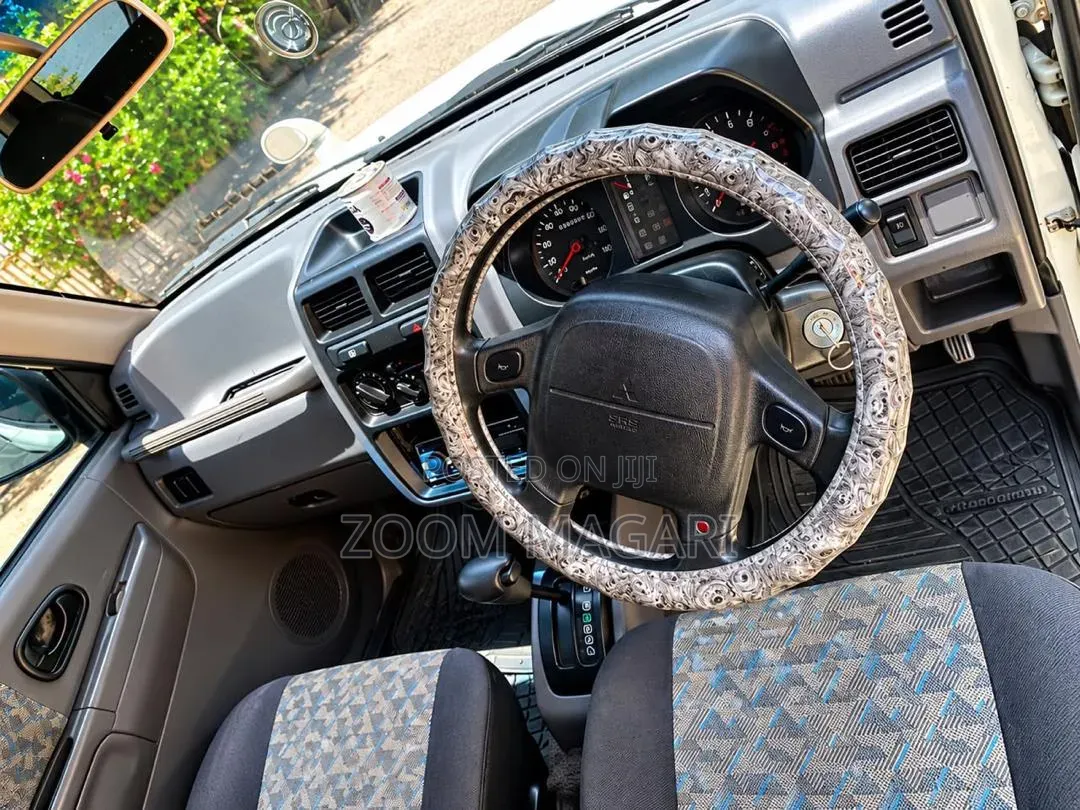 Mitsubishi Pajero 2005 White