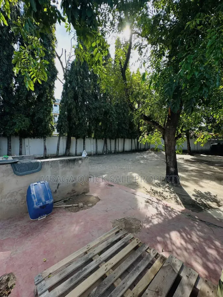 5bdrm House in Mikocheni for sale