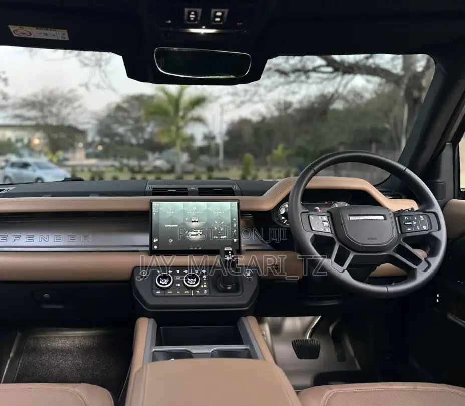 Land Rover Defender 2025 Gray