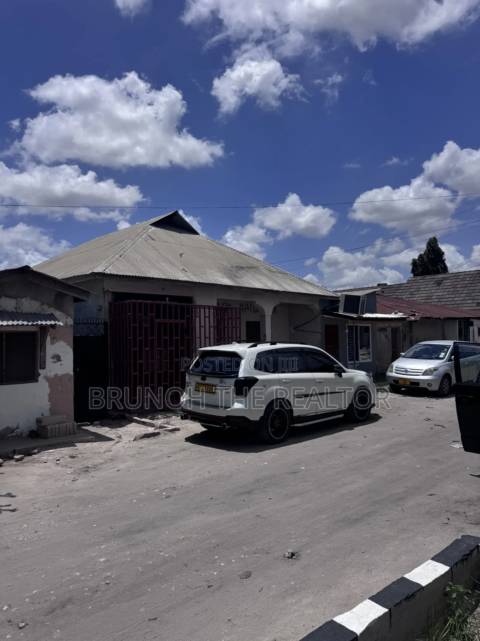 Plot/House for Sale
