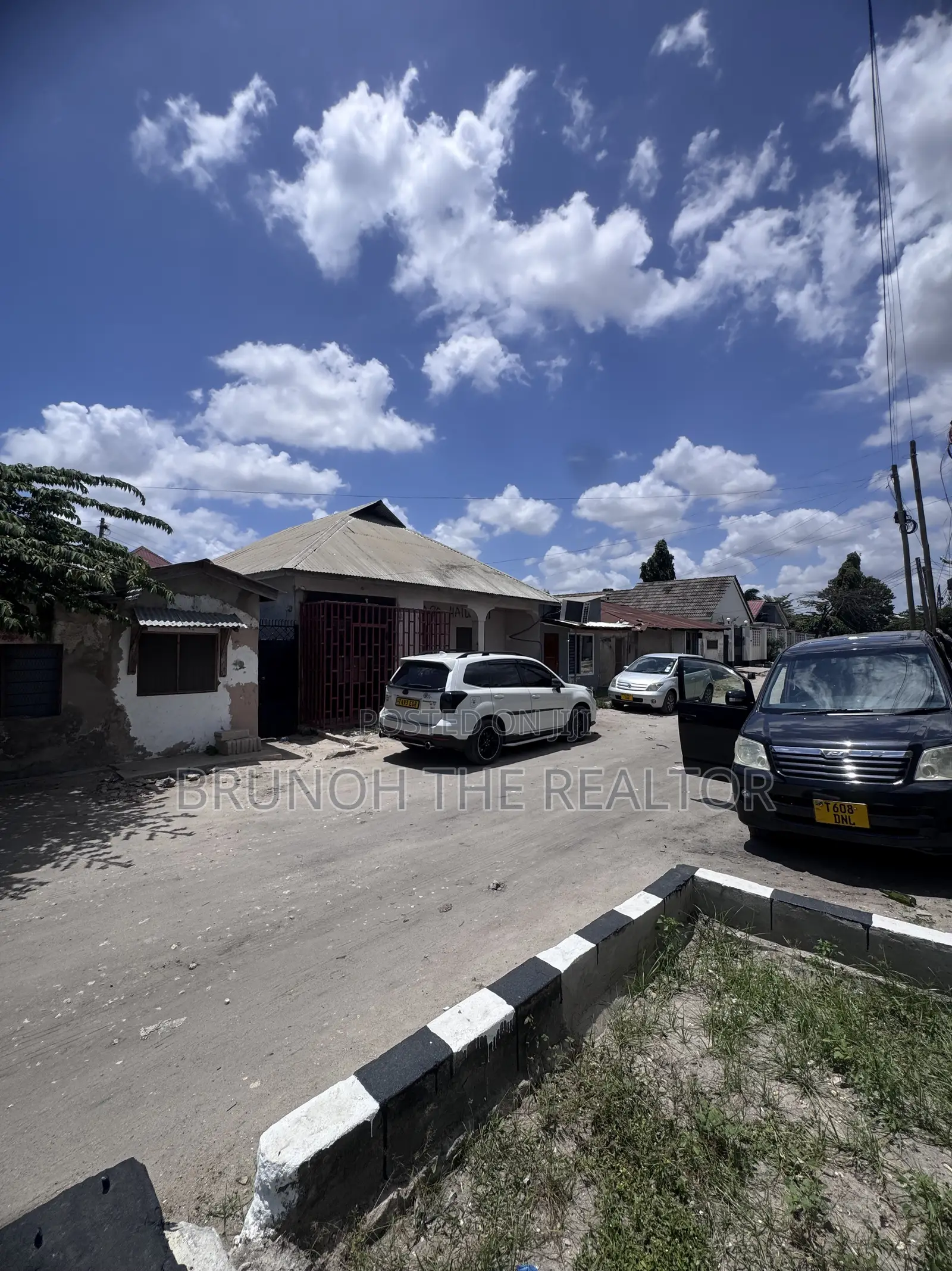 Plot/House for Sale
