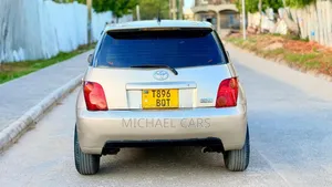 Toyota IST 2003 Silver