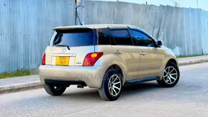 Toyota IST 2003 Silver