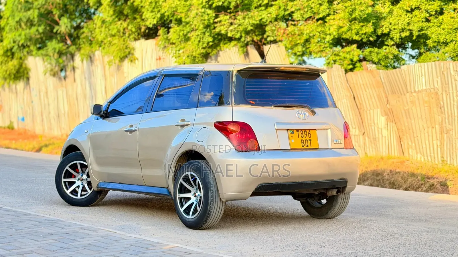 Toyota IST 2003 Silver