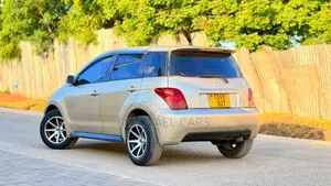 Toyota IST 2003 Silver