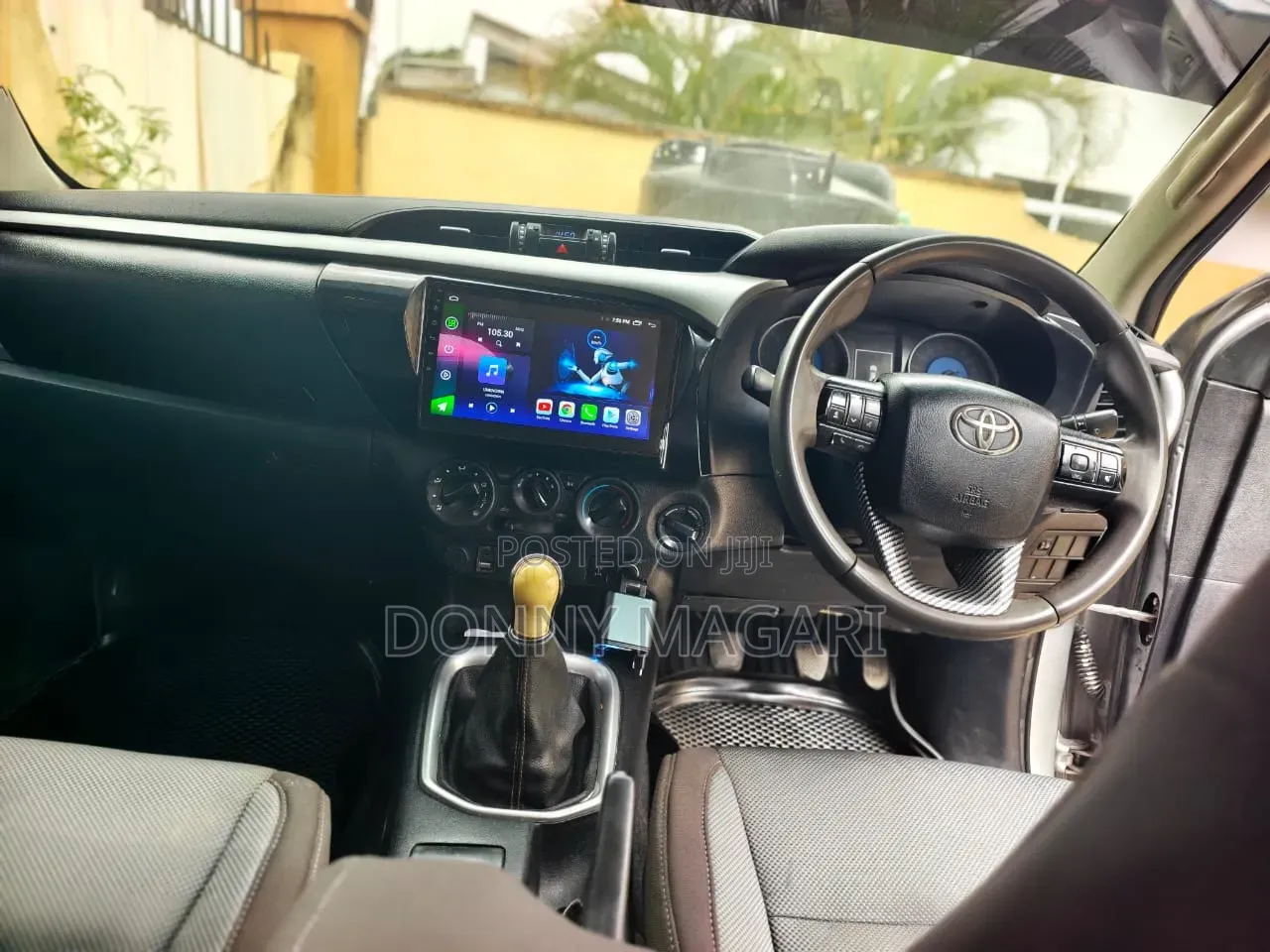 Toyota Hilux 2016 Gray