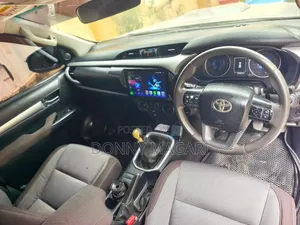 Toyota Hilux 2016 Gray
