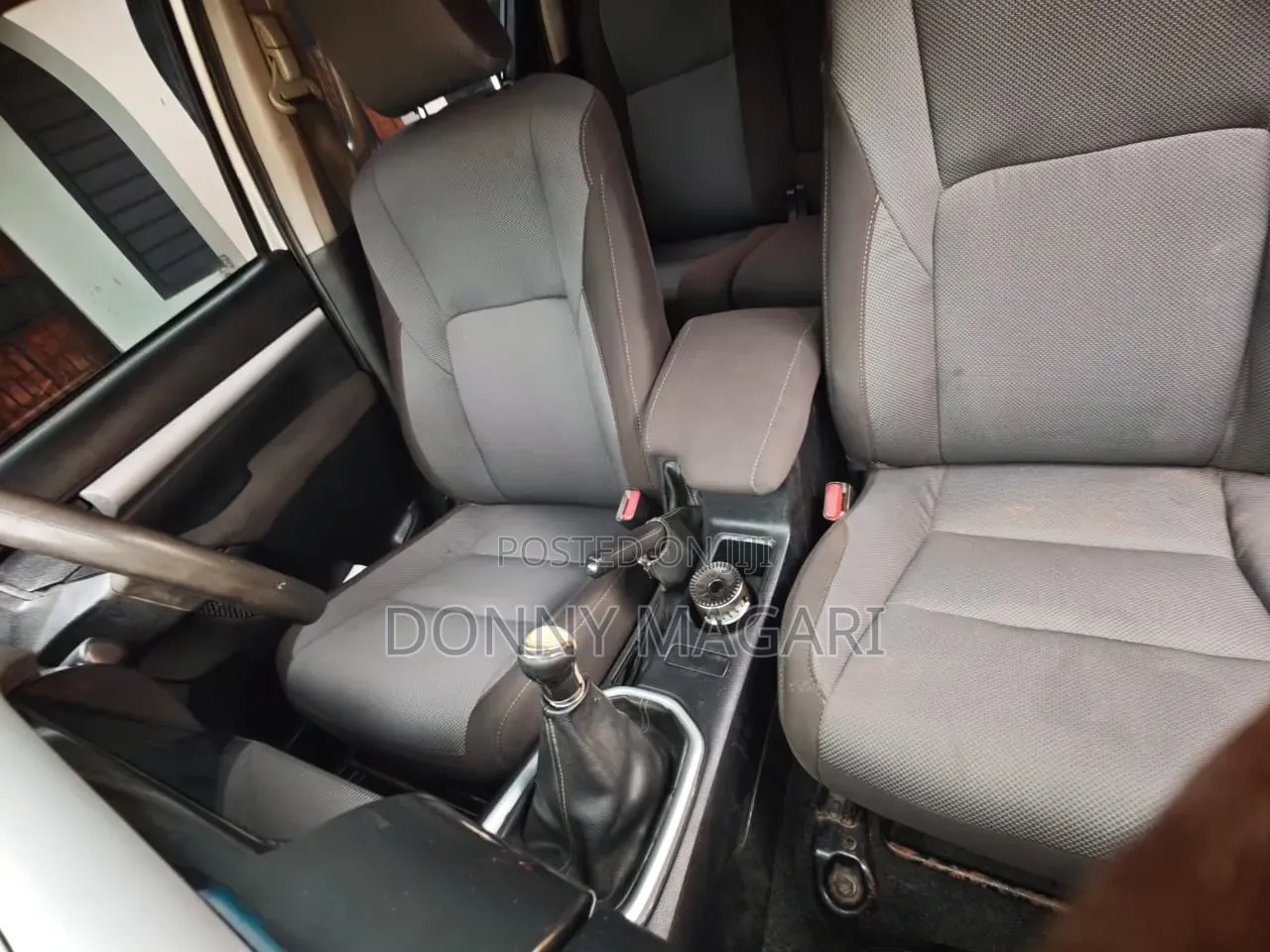 Toyota Hilux 2016 Gray