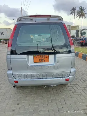 Toyota Noah 2001 Silver