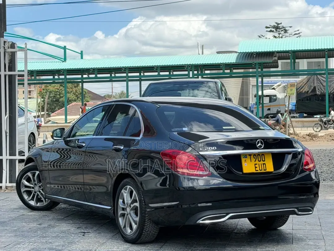 Mercedes-Benz C200 2014 Black