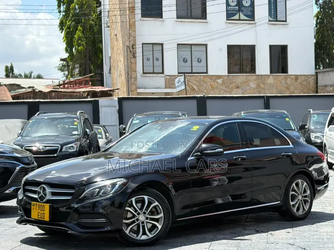 Mercedes-Benz C200 2014 Black