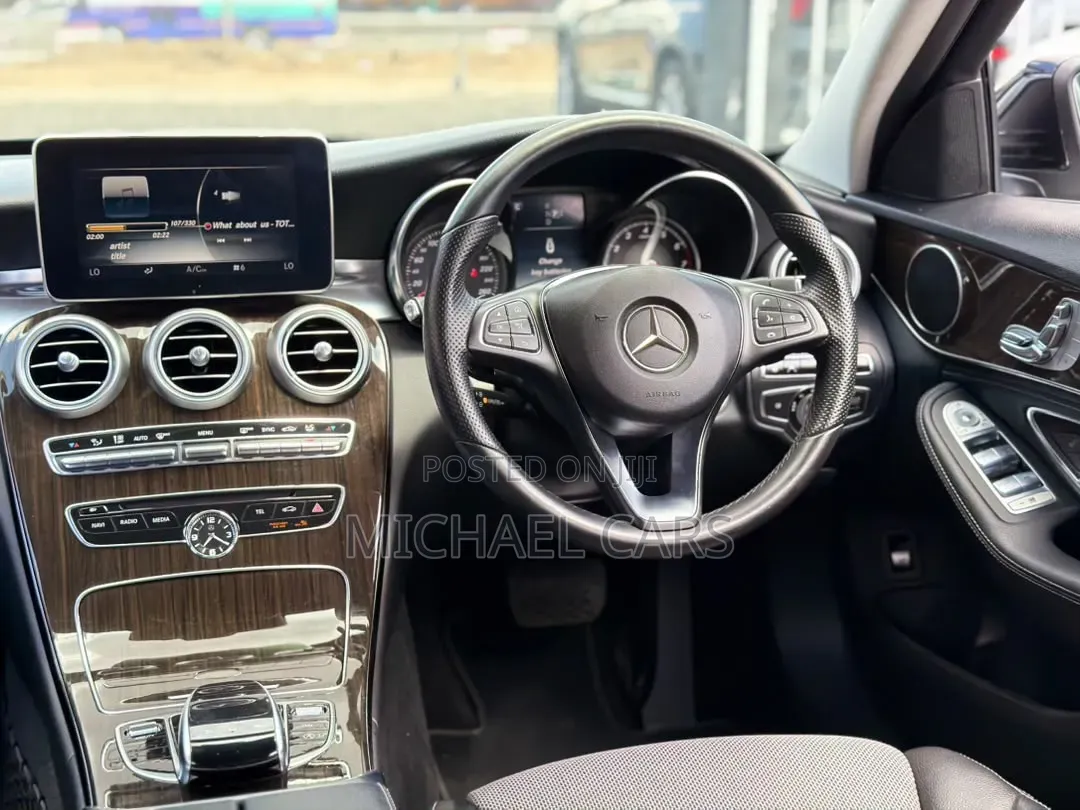 Mercedes-Benz C200 2014 Black